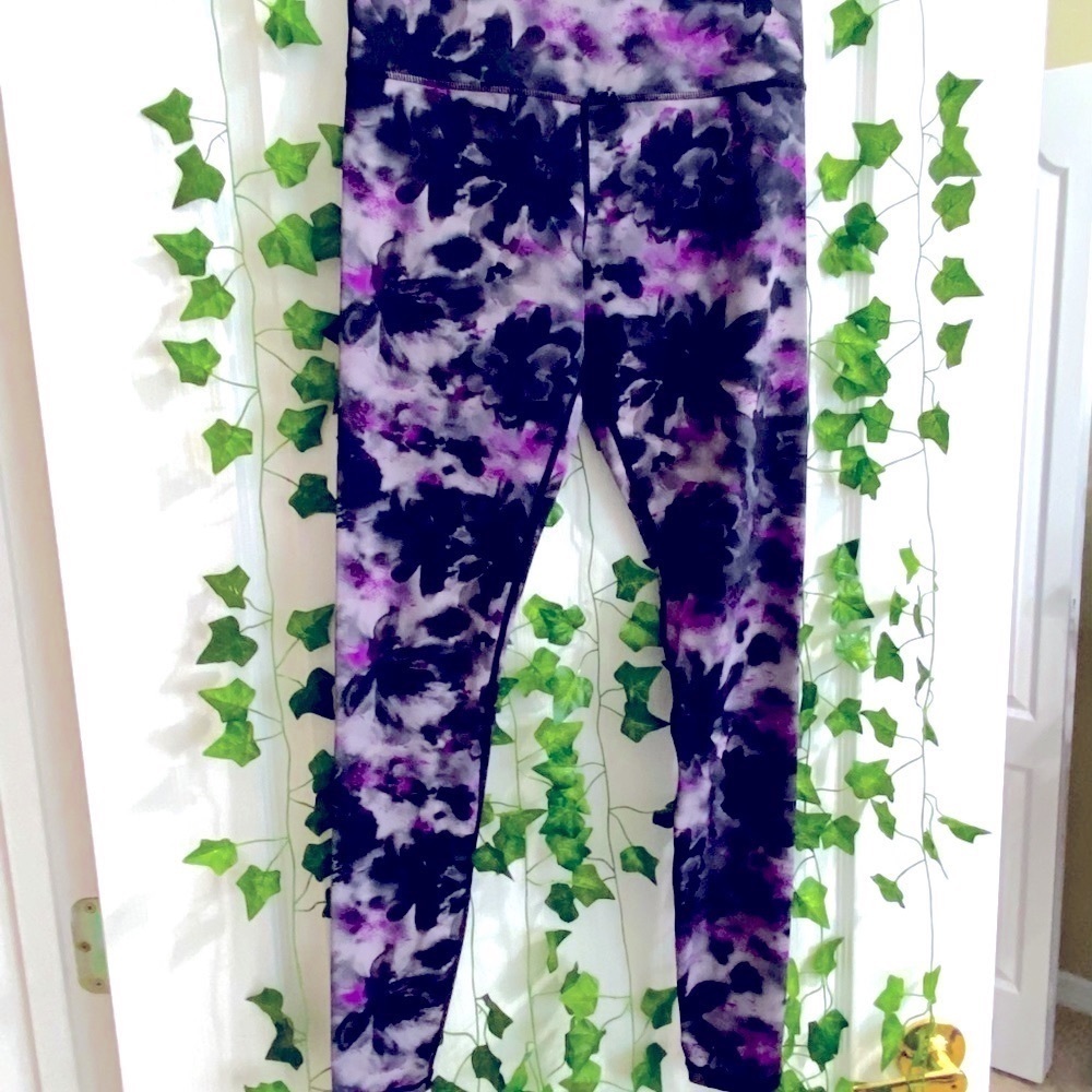 ZYIA Soft n Snug Leggings. Size small 4.